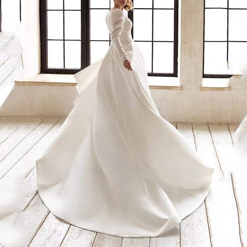 Ladies Style White Dress Satin Surface Was Thin and High French