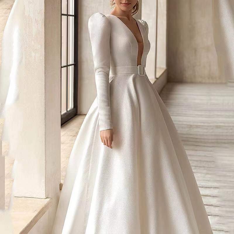 Ladies Style White Dress Satin Surface Was Thin and High French