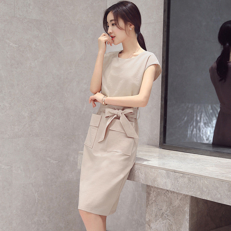 The Little Guy Wears a Petite Fashion Lace-Up Student Dress