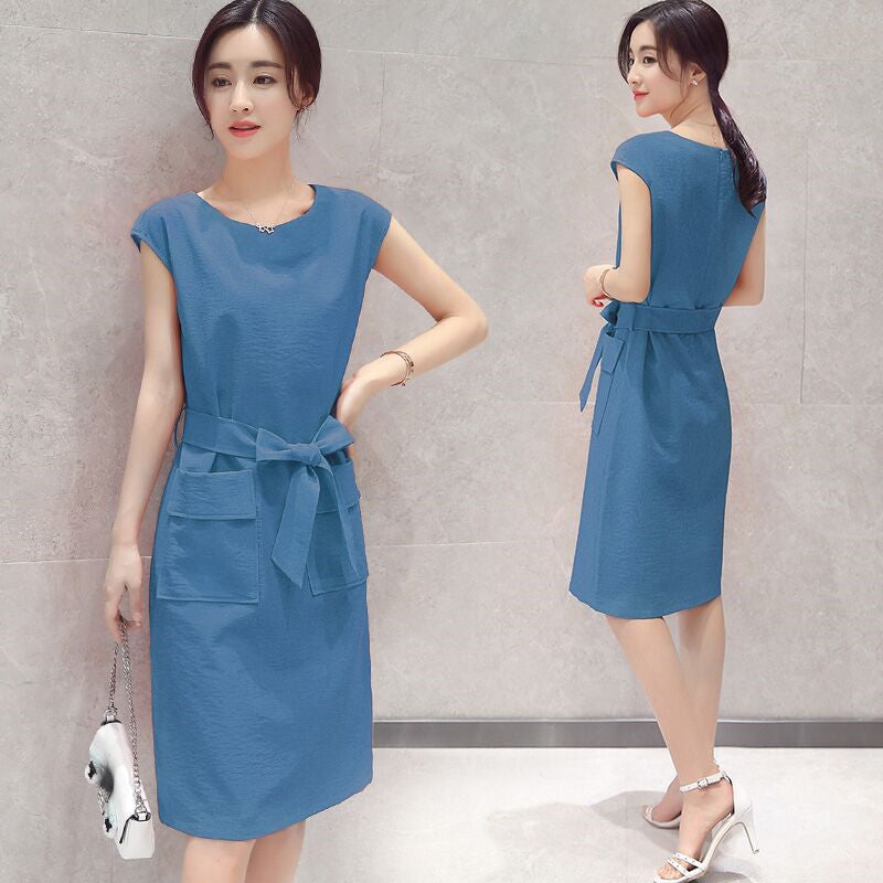 The Little Guy Wears a Petite Fashion Lace-Up Student Dress