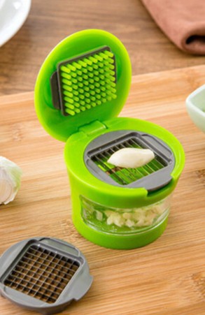 Multifunction Hand Garlic Juicer & Press