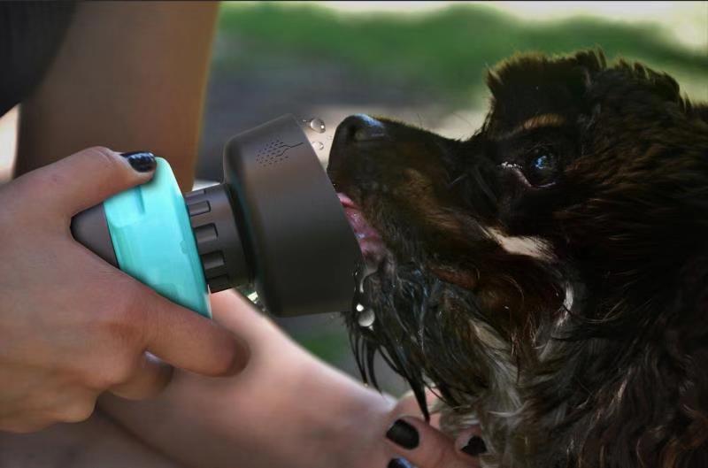Foldable Dog Travel Water Bottle 520 ml - Leakproof Portable Pet Drinker
