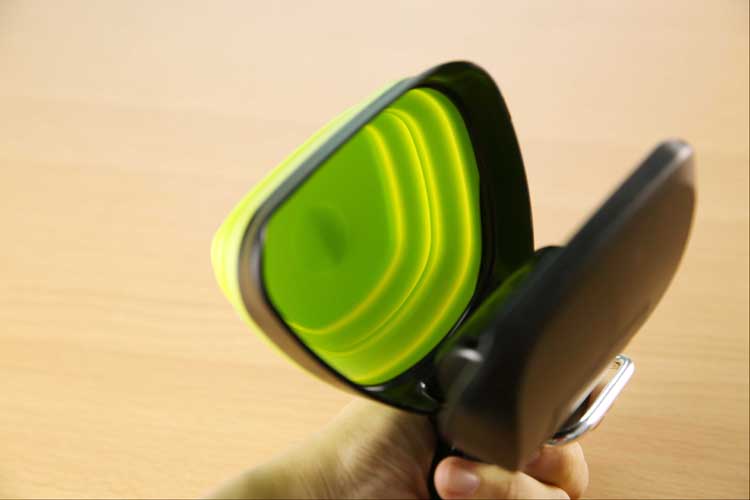 Foldable Travel Pooper Scooper - Portable Dog Poop Scoop with Degradable Bags