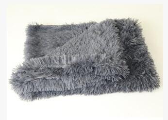 Soft Flannel Pet Blanket - Warm Dog & Cat Mat for All Seasons, 3 Sizes