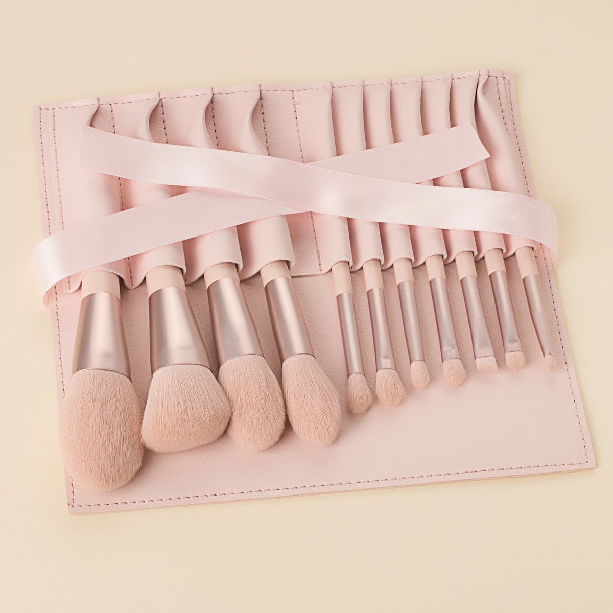 Make-Up Kit Beauty Brush Girl – Makeup Brushes & Tools