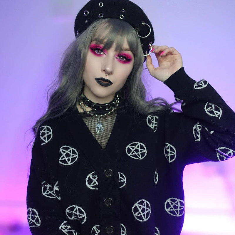 Cardigan Han Fan Wears a Sweater Coat