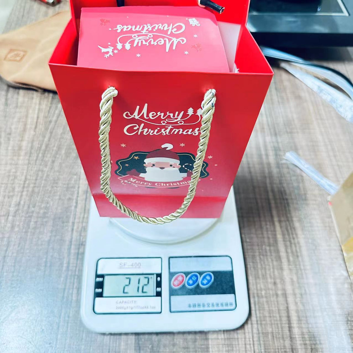 Christmas Surprise Bounce Gift Box | Xmas Holiday Decor