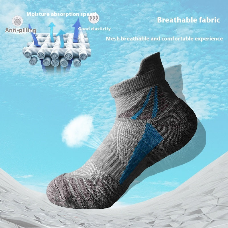Women’s short-tube jogging socks with terry cushioning, sweat-absorbing fabric and colourful athletic design